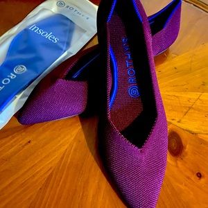 N n B Gorgeous Rothy’s sz 8.5 The Point in Orchid w extra insole in Royal Blue.